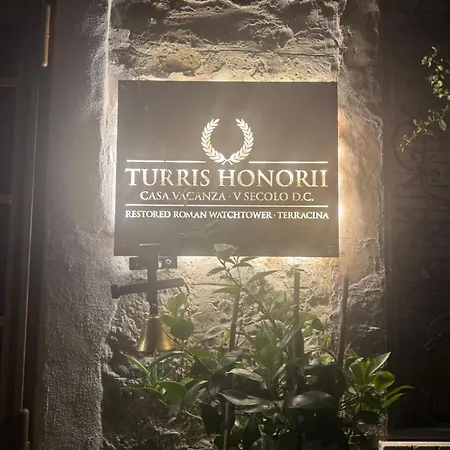 Turris Honorii Appartement Terracine